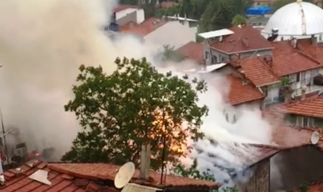 Kütahya'da ahşap ev yangını