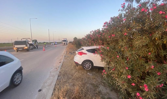Lastiği patlayan araç karşı şeride geçti! 5 yaralı