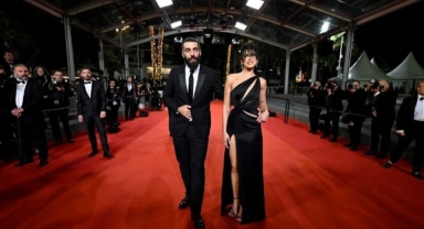 Lipa sevgilisi Romain Gavras ile ilk kez kırmızı halıda