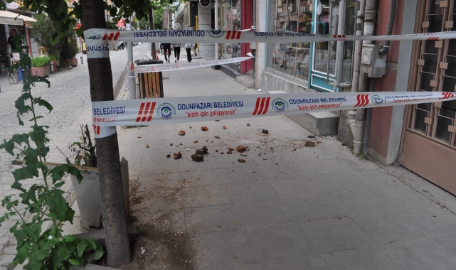 Mahalleliyi tedirgin eden olay! Beton parçaları...
