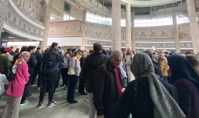 Marmaray Yenikapı'da üzücü intihar girişimi