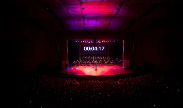 Medeniyetler Korosu, depremzedeler için konser verdi