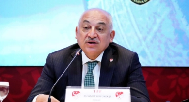 Mehmet Büyükekşi: Biz kimseden etkilenmeyiz!