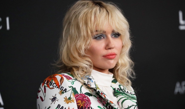 Miley Cyrus'tan hayranlarını üzecek haber!
