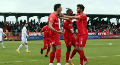 Milli futbolcu Umut Nayir'den kariyerindeki ilk hat-trick