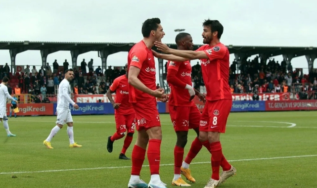 Milli futbolcu Umut Nayir'den kariyerindeki ilk hat-trick