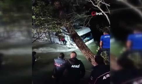 Munzur Çayı’na düşen 2 kişi kurtarıldı