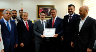 Mustafa Sarıgül mazbatasını aldı