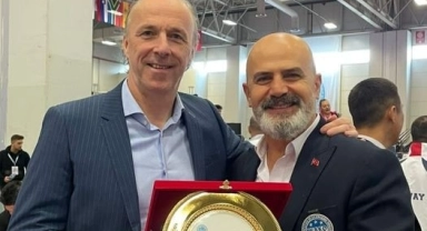 Necati Şimşek’e uluslararası ödül