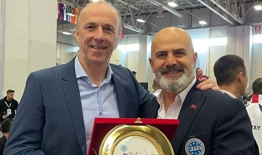 Necati Şimşek’e uluslararası ödül