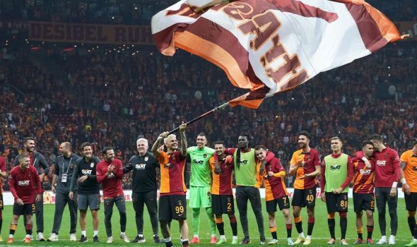 Okan Buruk: " Şampiyonluk taraftarlarımıza hayırlı olsun"