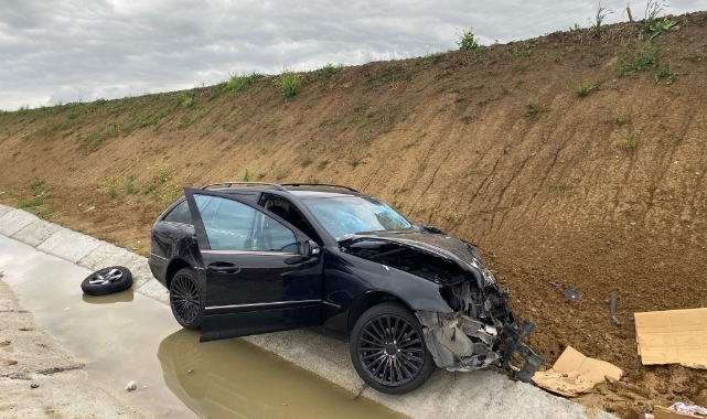 Ölümlü kazada aracın motoru yolun ortasına fırladı