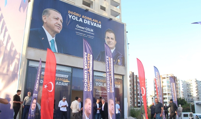 Ömer Çelik'in seçim bürosundaki görevliye bıçaklı saldırı