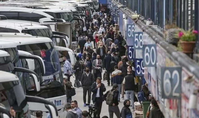 Otogarlarda seçim yoğunluğu