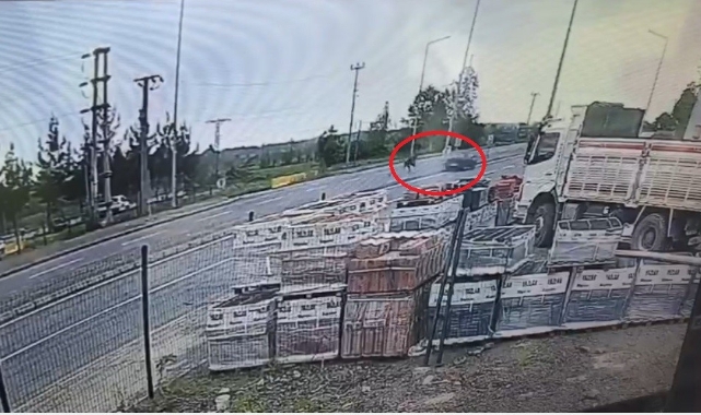 Otomobilin çarptığı yaya havada takla attı