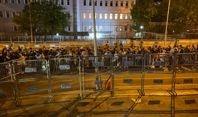 Oy torbaları kuyruğu oluştu