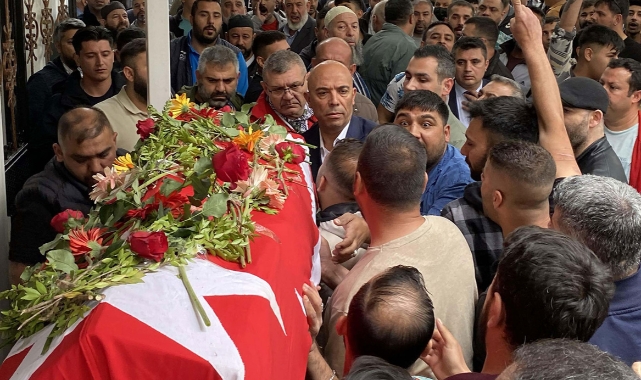 Polis kurşunuyla ölen genç toprağa verildi