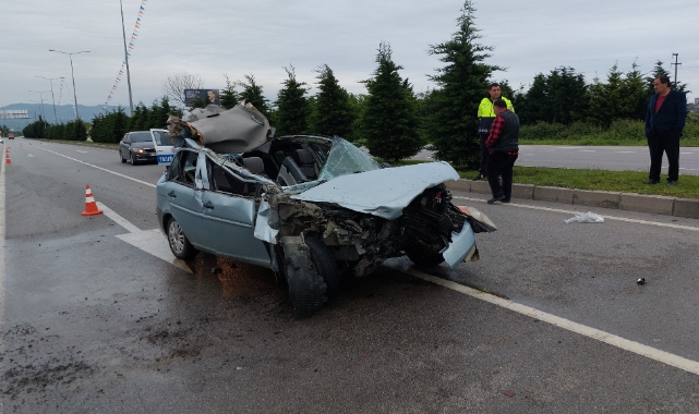 Samsun'da Tıra Çarpan Otomobildeki 4 Kişi Yaralandı