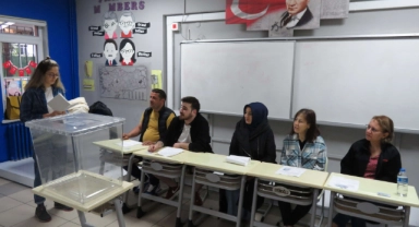 Sandık görevlileri yemin ederek göreve başladılar