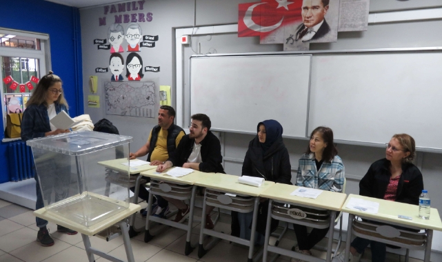 Sandık görevlileri yemin ederek göreve başladılar