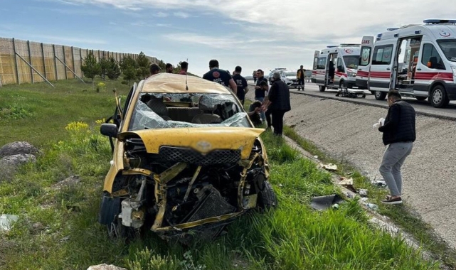 Seçim için Hatay'a giden aile, dönüş yolunda takla attı