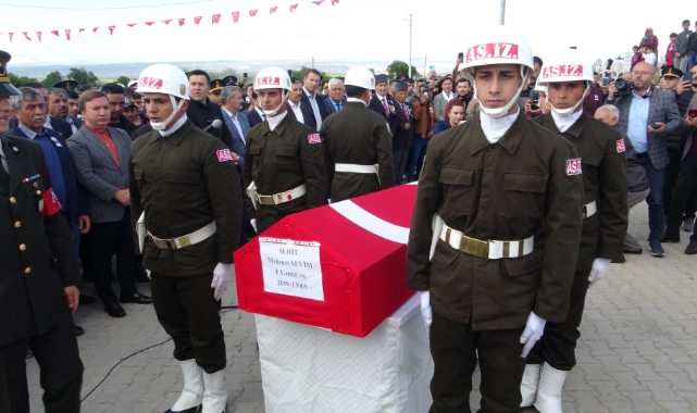 Şehit uzman çavuşa acı veda