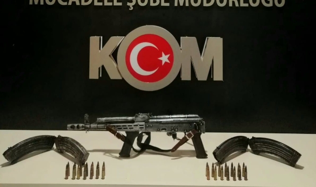 Silah ve uyuşturucu ele geçirildi