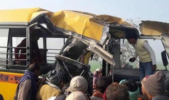 Tanker okul otobüsüne çarptı: 17 öğrenci yaralandı