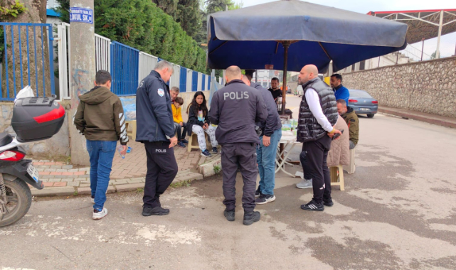 Taraftarın arasına yorgun mermi düştü