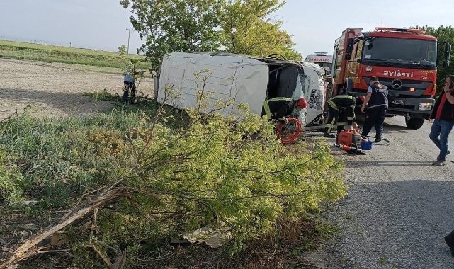 Tarım işçilerini taşıyan minibüs devrildi! 16 yaralı