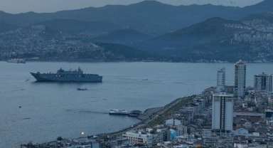 TCG Anadolu İzmir'den ayrıldı