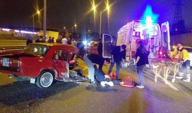 TEM'de feci kaza! Araç ikiye bölündü