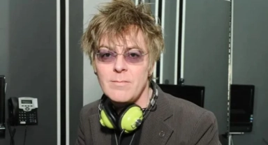The Smiths grubu üyesi müzisyen Andy Rourke yaşamını yitirdi