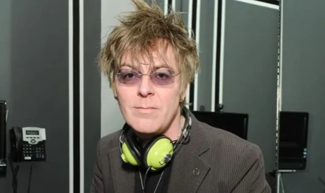 The Smiths grubu üyesi müzisyen Andy Rourke yaşamını yitirdi