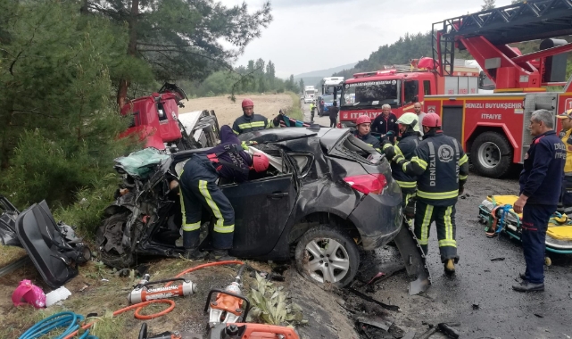 TIR'ın biçtiği otomobildeki ölü sayısı 4'e yükseldi