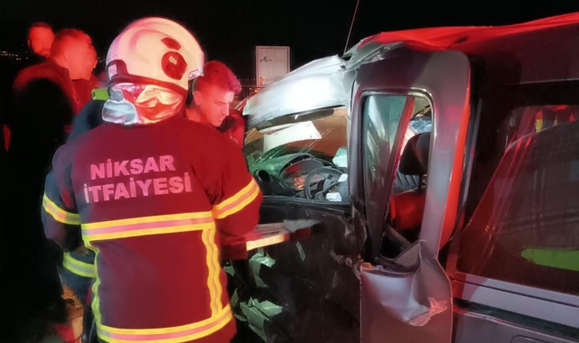 Tokat'ta kamyonla hafif ticari araç çarpıştı: 1 ölü