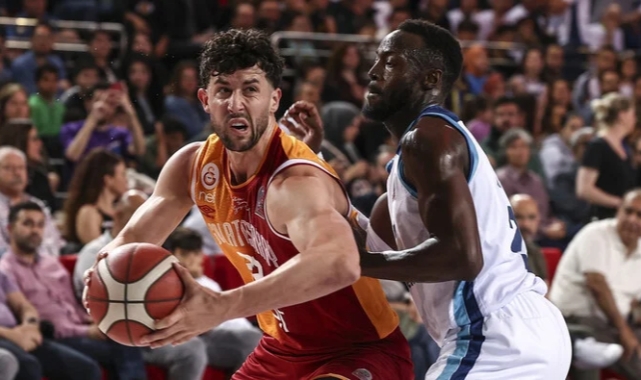 Türk Telekom, Galatasaray'ı devirip avantajı kaptı