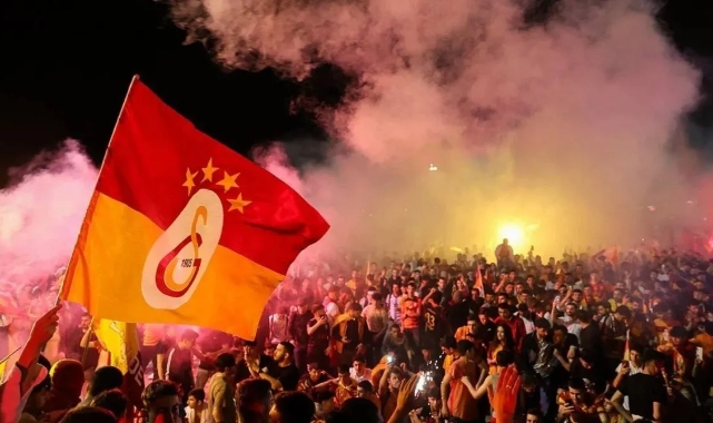 Ünlü isimler Galatasaray'ın şampiyonluğunu kutladı