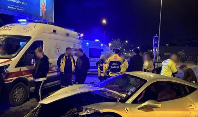 Ünlü otomobil fenomeninin 14 milyon TL'lik lüks aracı kazaya karıştı