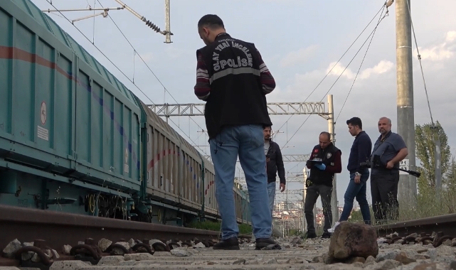Vagona çıkan çocuğu elektrik çarptı
