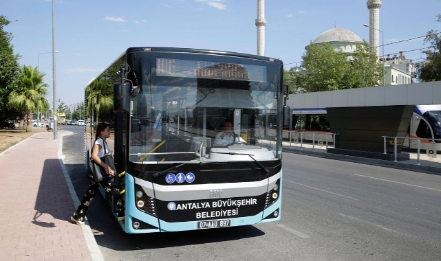 Yakalanmamak için yaptıkları pes dedirtti
