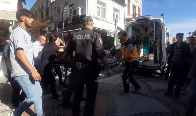 Yeşil Sol Parti standına saldırı!