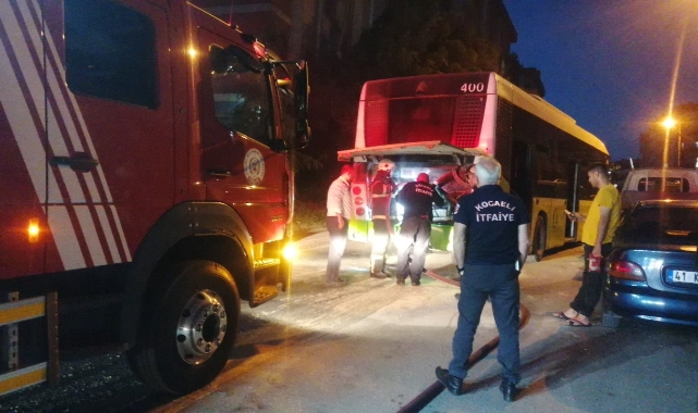 Yolcu otobüsü seyir halinde alev aldı