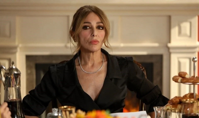 "Yüz Yıllık Mucize" dizisinin Sürreyya'sı Zerrin Tekindor'a onur ödülü