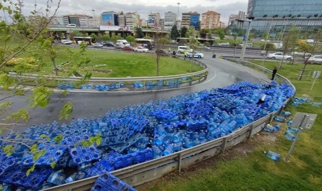 Yüzlerce damacana yola saçıldı