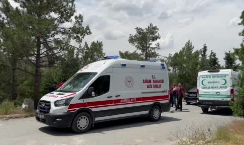 24 yıl önce ölen kardeşinin mezarı başında canına kıydı