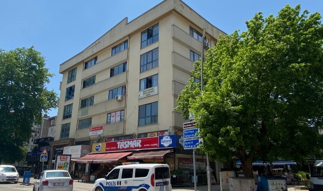 4. kattan düştü, yaralı kurtuldu