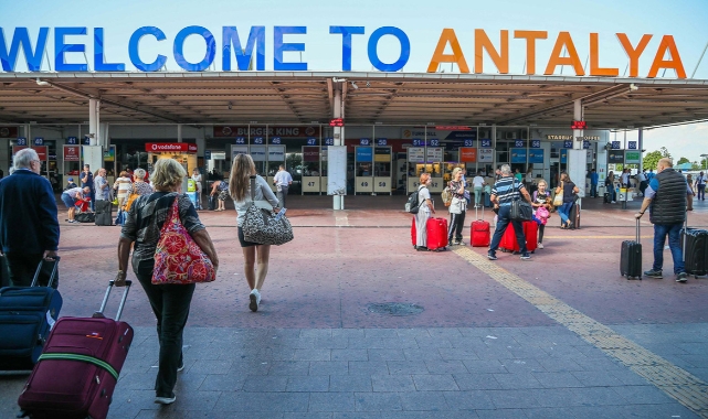 5 ayda 3,4 milyon turist geldi