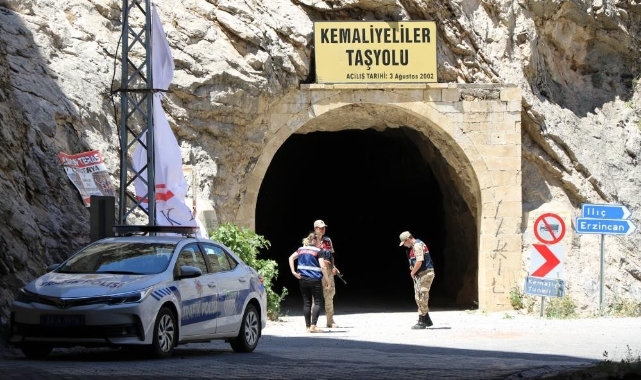 Taş yol kaderine terk edildi