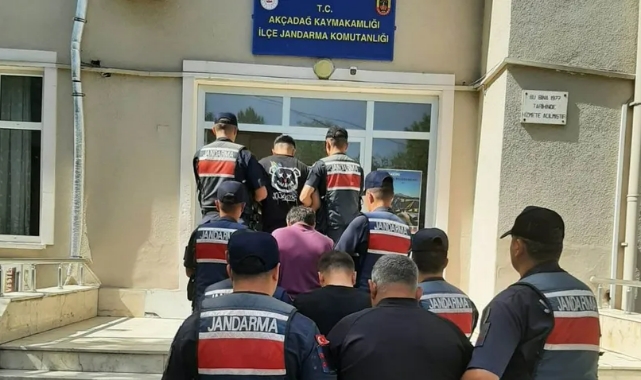 8 ilde cezaevi personeline operasyon: 22 gözaltı
